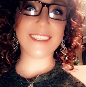 Meet your Posher, Desiree